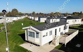 Kestral Close Caravan Holidays With Hot Tub